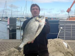 Robbie-Swindle-Gilthead-7lb